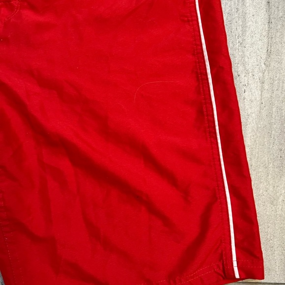 Old Navy California Men's Swim Trunks Size 32 Red - Picture 5 of 5